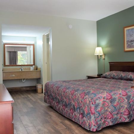 Liberty Inn Waynesboro Extérieur photo