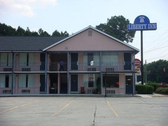 Liberty Inn Waynesboro Extérieur photo