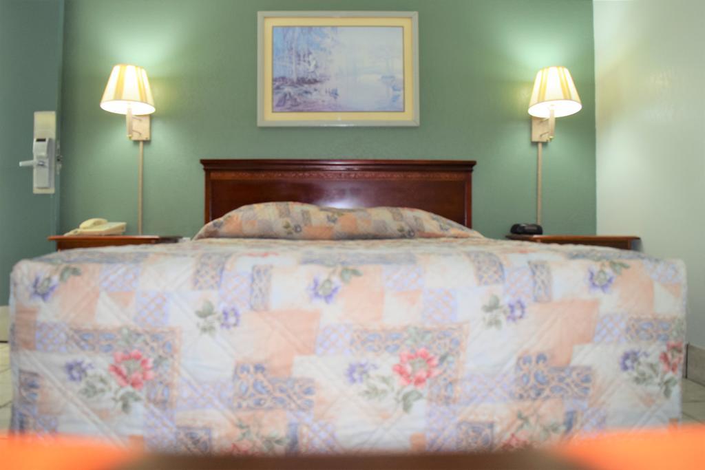 Liberty Inn Waynesboro Extérieur photo