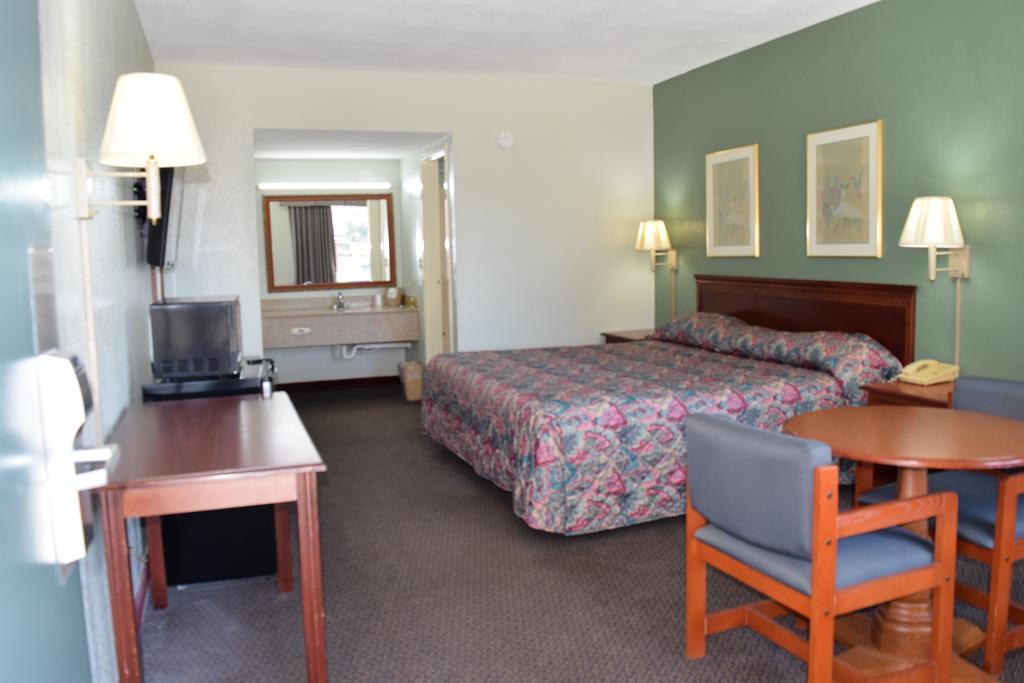 Liberty Inn Waynesboro Extérieur photo