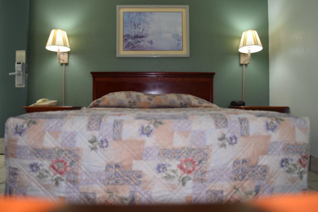 Liberty Inn Waynesboro Extérieur photo